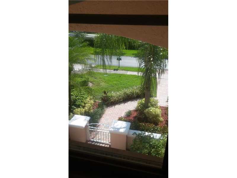 4719 Northwest 96th Pl, Doral, FL 33178