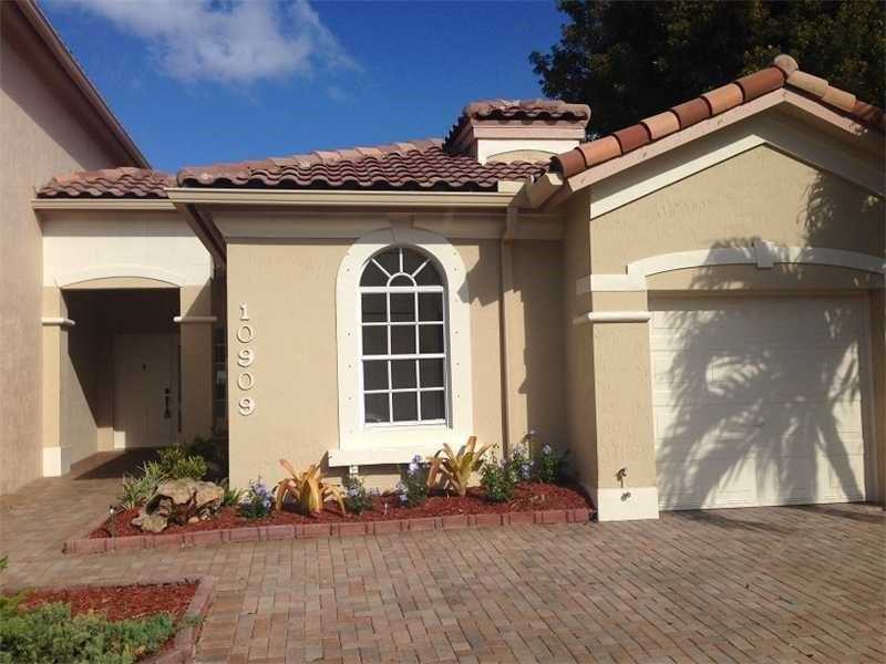 10909 Northwest 67th St, Doral, FL 33178