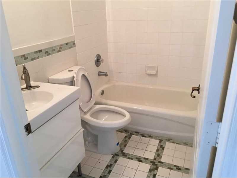 10909 Northwest 67th St, Doral, FL 33178