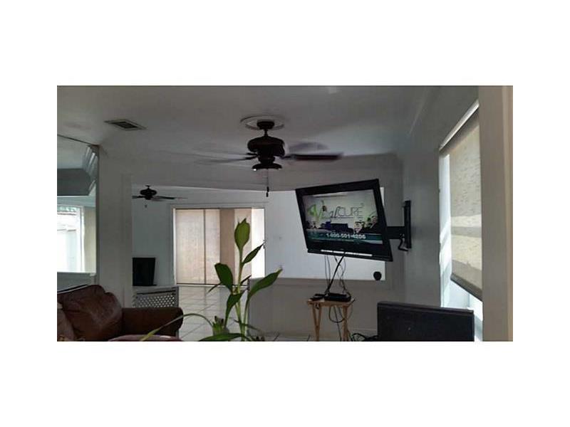 10213 Northwest 57th St, Doral, FL 33178