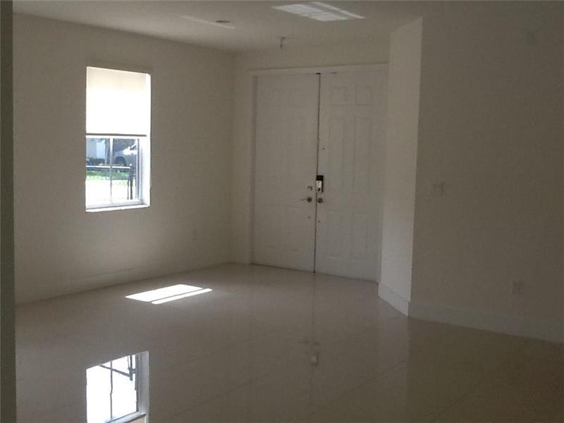 10403 Northwest 70th Ln, Doral, FL 33178