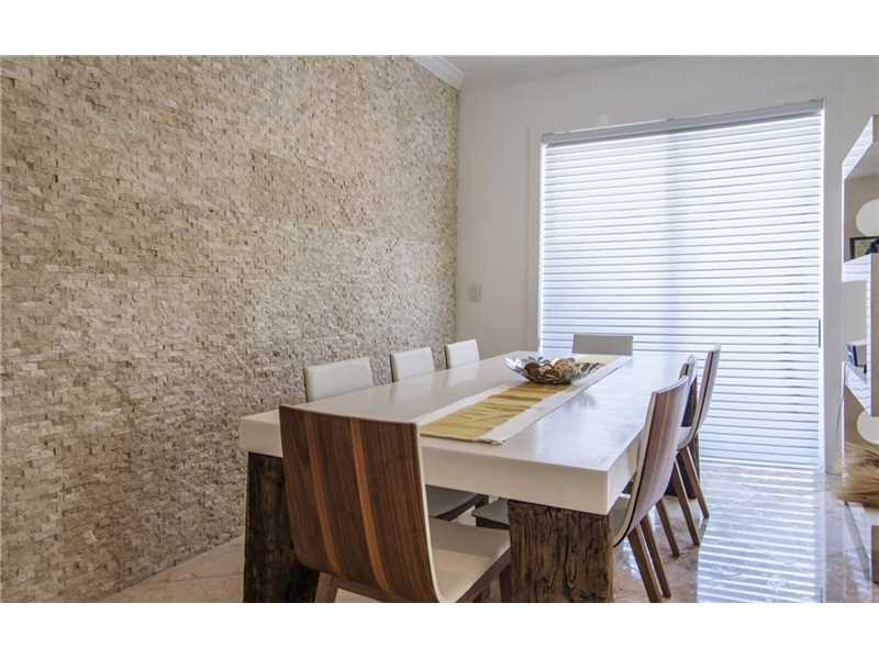 10480 Northwest 48th St, Doral, FL 33178