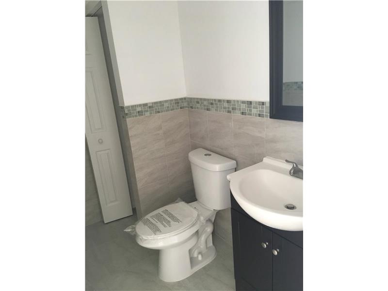 20822San Simeon Way, Miami, FL 33179