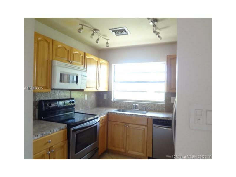 949 Northeast 214th Ln, Miami, FL 33179