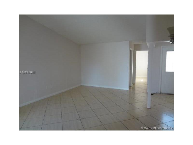 949 Northeast 214th Ln, Miami, FL 33179