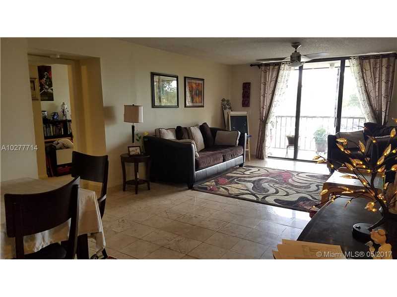 900 Northeast 195th St, Miami, FL 33179