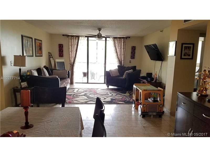 900 Northeast 195th St, Miami, FL 33179