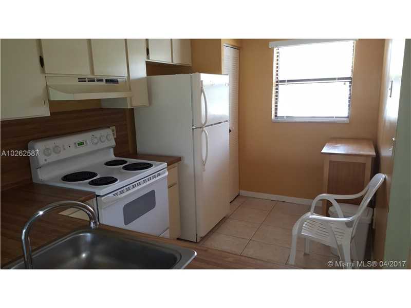 870 NE 207th Ter 203-9, Miami, FL 33179