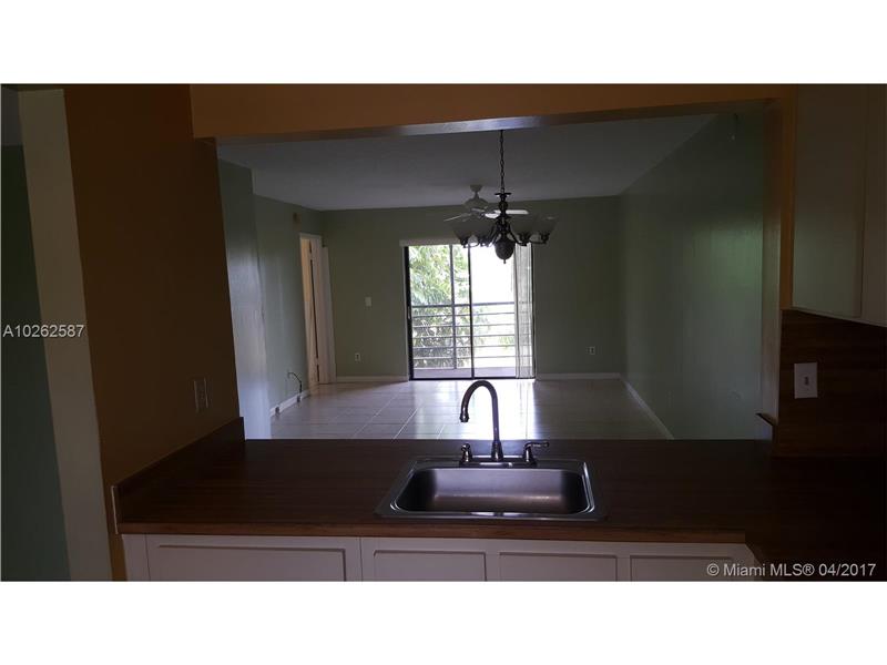 870 NE 207th Ter 203-9, Miami, FL 33179