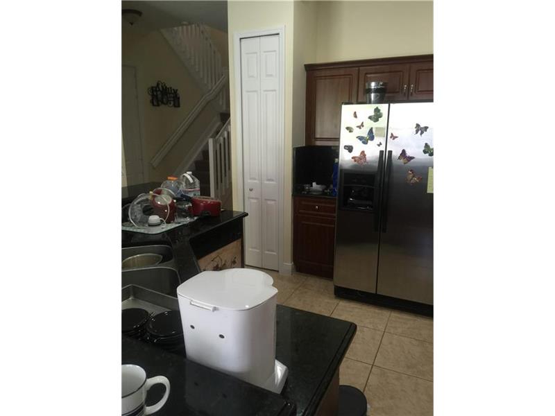 1049 Northeast 207 ST, Miami, FL 33179
