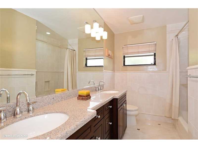 2021 Northeast 208 STREET, Miami, FL 33179