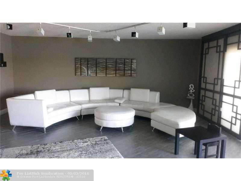 875 NE 195 ST 111, Miami, FL 33179