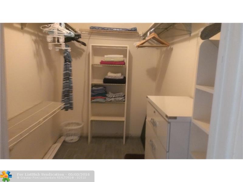 875 NE 195 ST 111, Miami, FL 33179