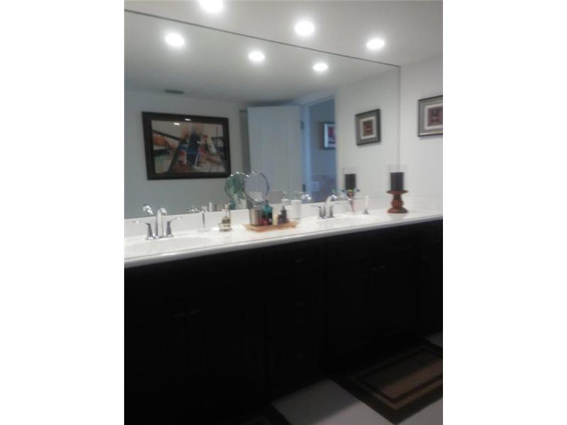 875 Northeast 195th St, Miami, FL 33179