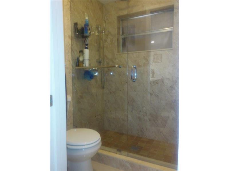 875 Northeast 195th St, Miami, FL 33179
