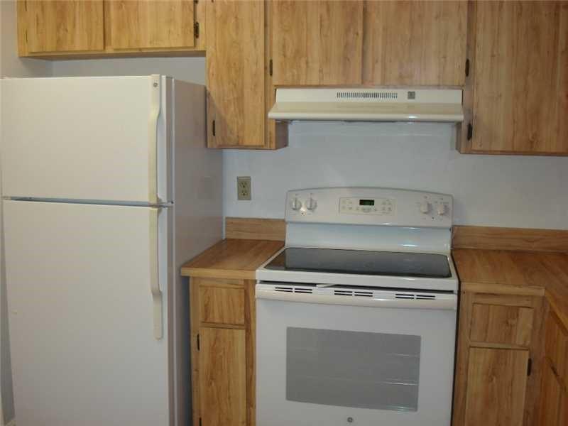 925 Northeast 209th St, Miami, FL 33179