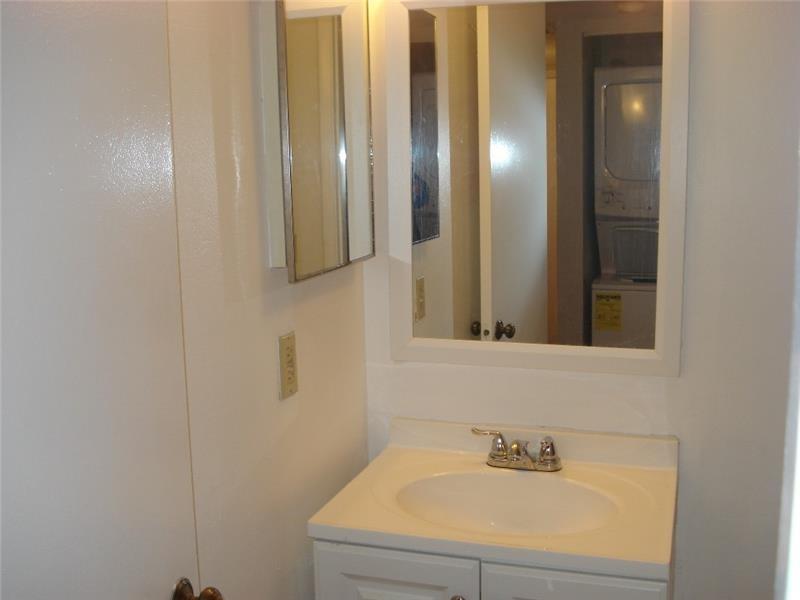 925 Northeast 209th St, Miami, FL 33179