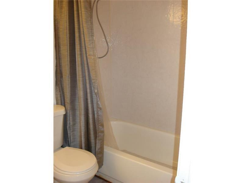 925 Northeast 209th St, Miami, FL 33179