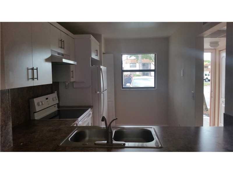 880 Northeast 207th Ter, Miami, FL 33179