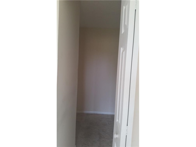 880 Northeast 207th Ter, Miami, FL 33179