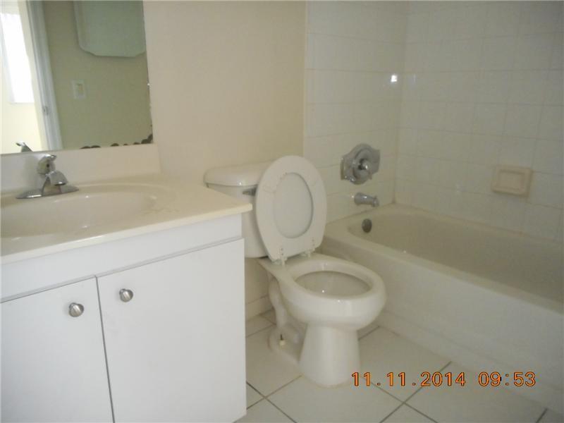 860 Northeast 212th Ter, Miami, FL 33179