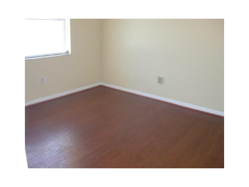 861 Northeast 209th Ter, Miami, FL 33179