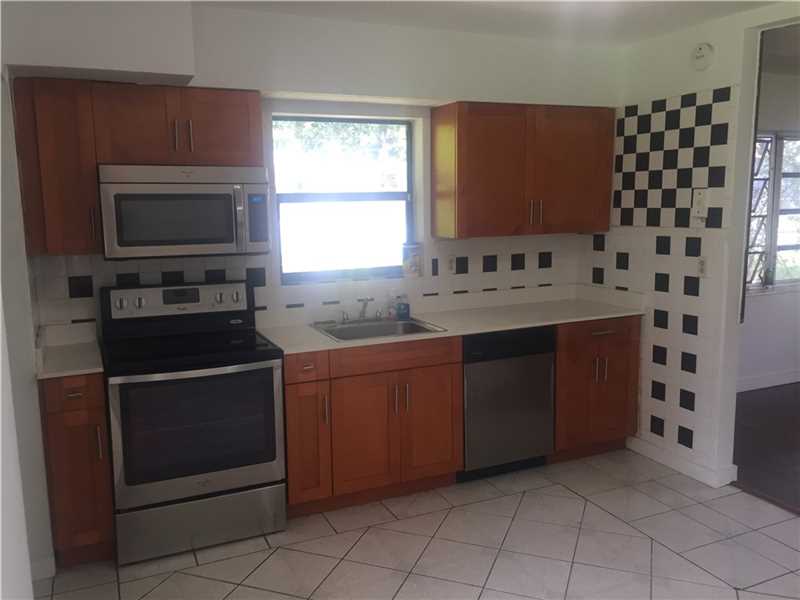 40 Northeast 184th Ter, Miami, FL 33179