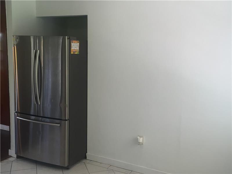 40 Northeast 184th Ter, Miami, FL 33179