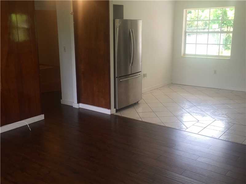 40 Northeast 184th Ter, Miami, FL 33179