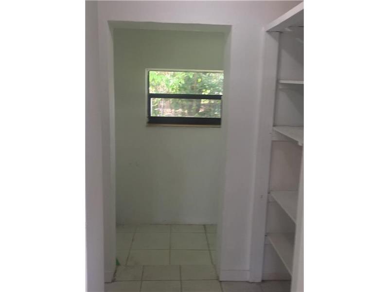 40 Northeast 184th Ter, Miami, FL 33179