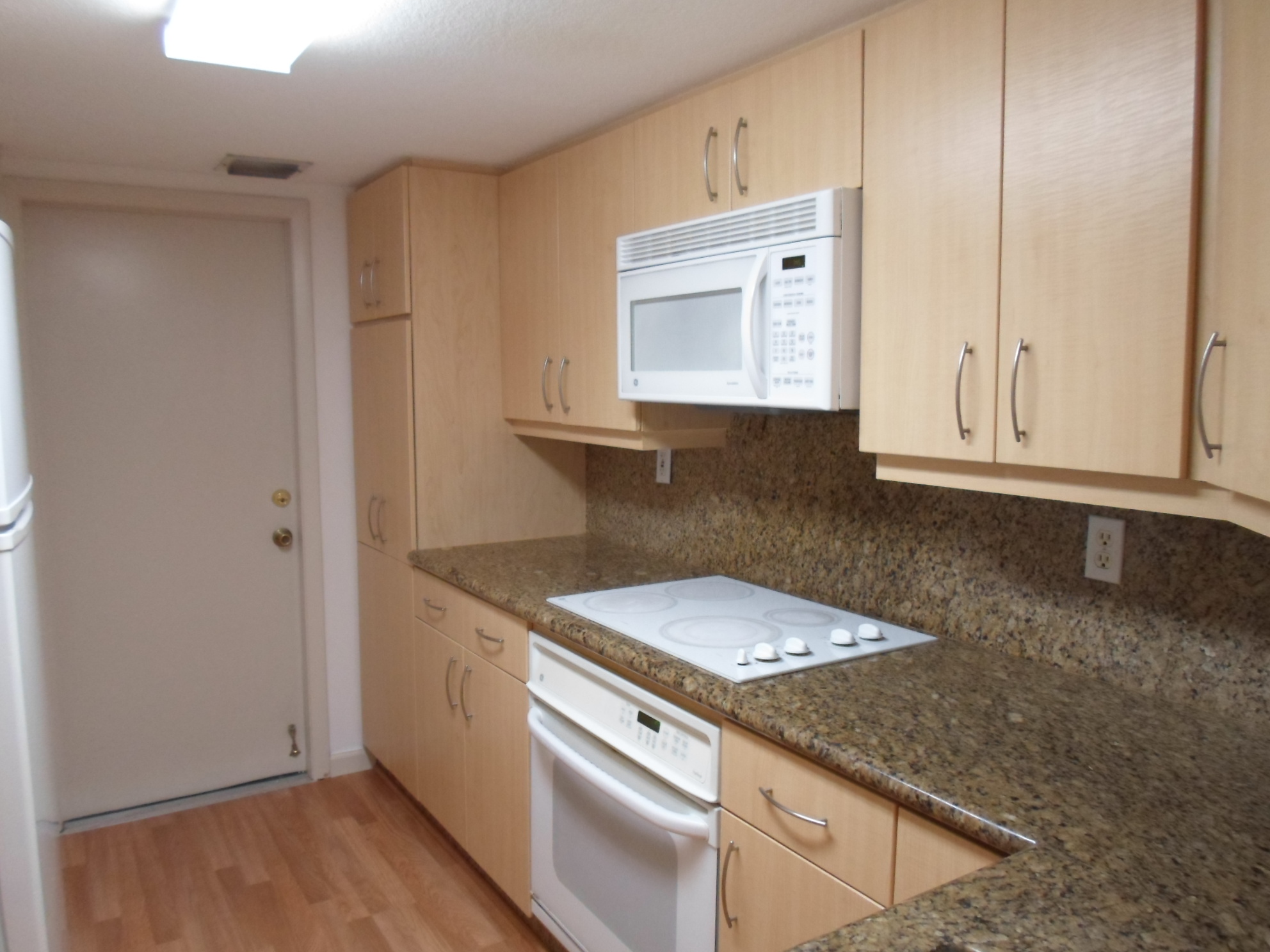 20824 san simeon way, Miami, FL 33179