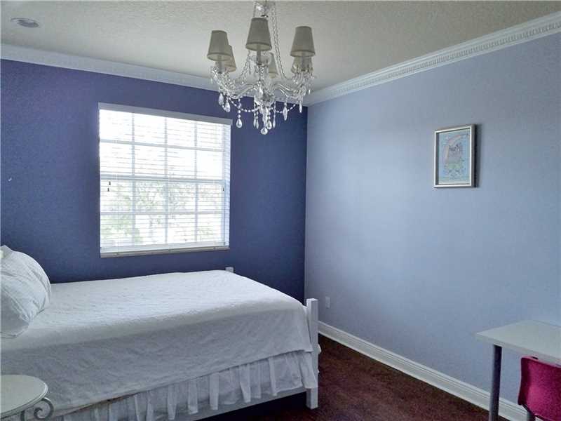 1628Diplomat Dr, Miami, FL 33179