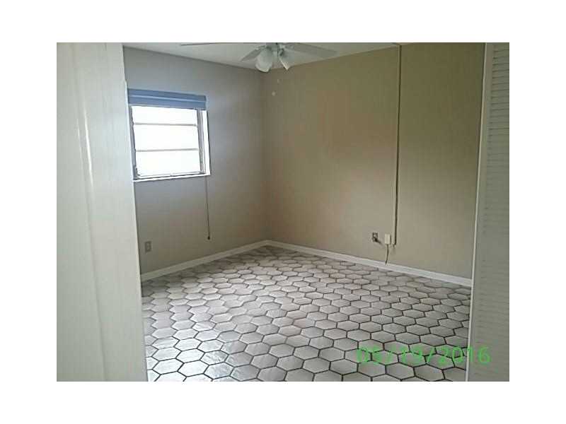 1530 Northeast 191st St, Miami, FL 33179
