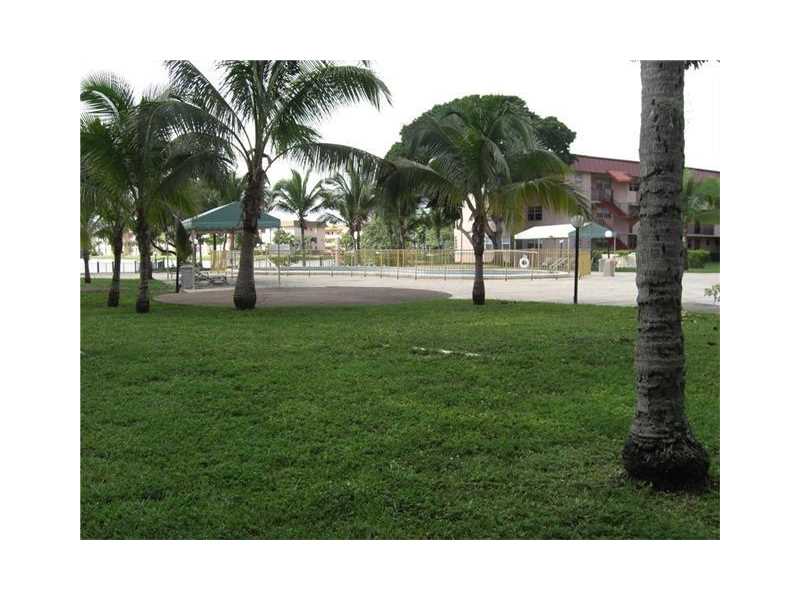 1530 Northeast 191st St, Miami, FL 33179