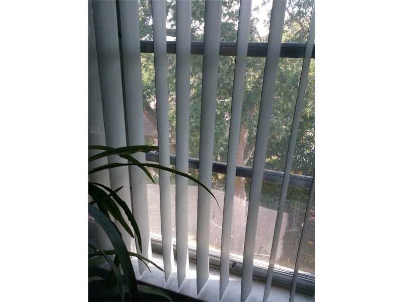 445 Northeast 195th St, Miami, FL 33179