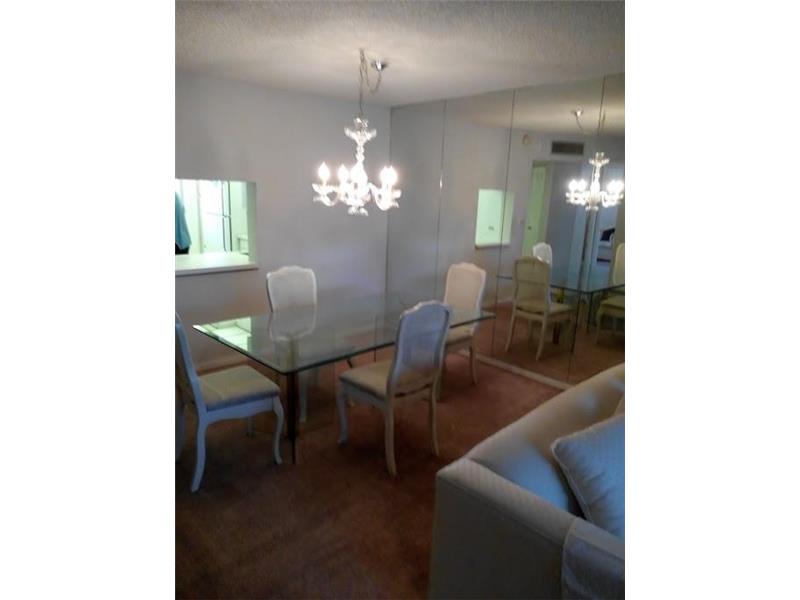 445 Northeast 195th St, Miami, FL 33179