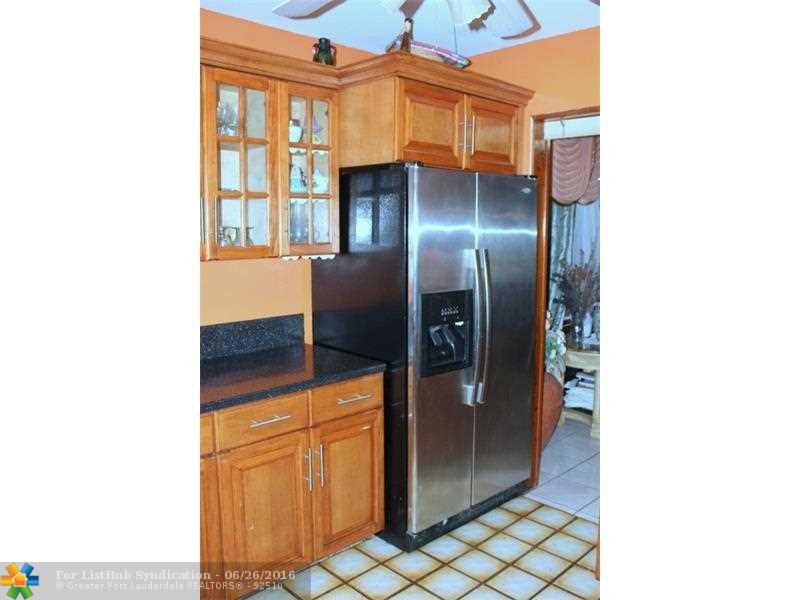 20800 NE Miami Ct, Miami, FL 33179
