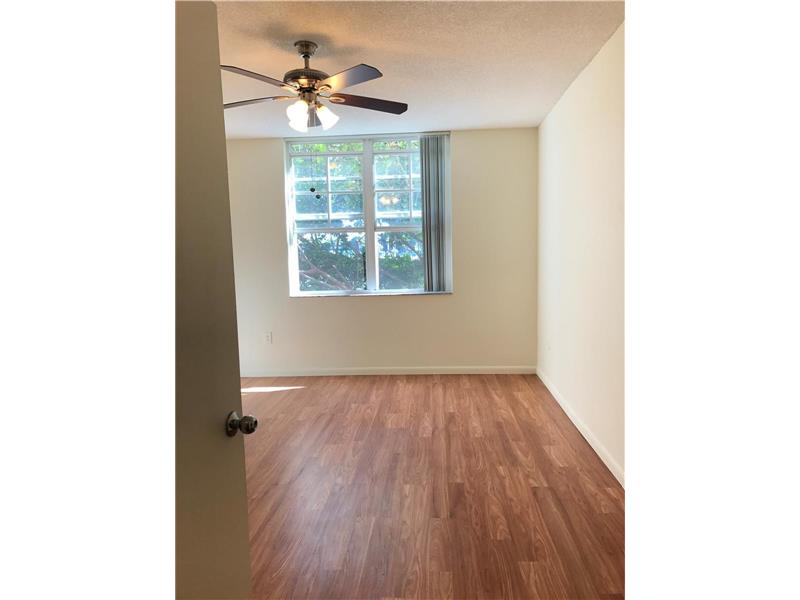 19655 East Country Club Dr, Aventura, FL 33180