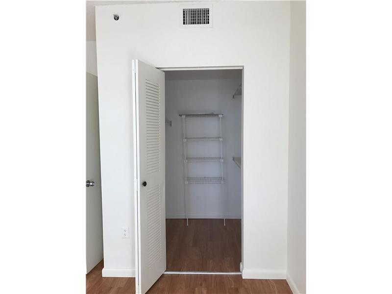 19655 East Country Club Dr, Aventura, FL 33180