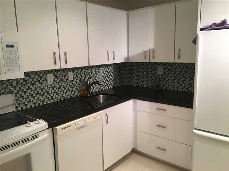 3701 North Country Club Dr, Aventura, FL 33180