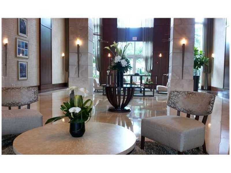 19501 West Country Club Dr, Aventura, FL 33180