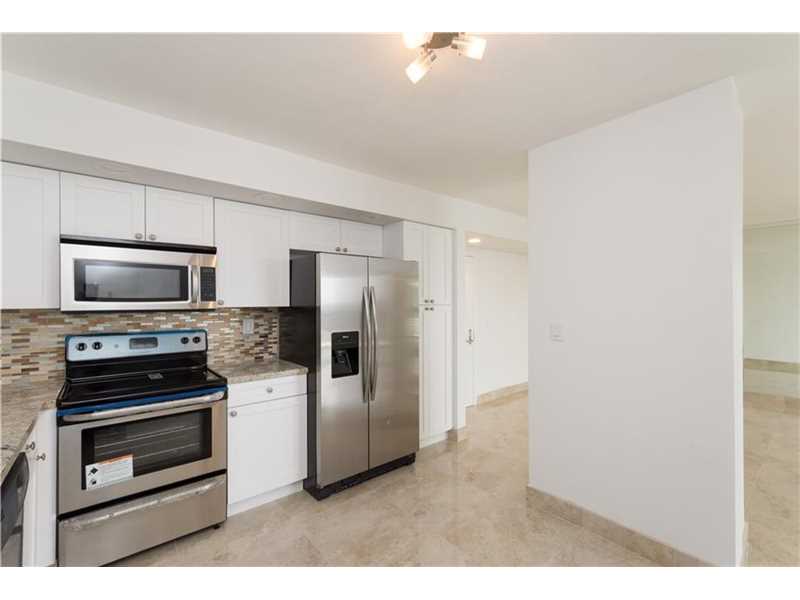 3500Mystic Pointe Dr, Aventura, FL 33180