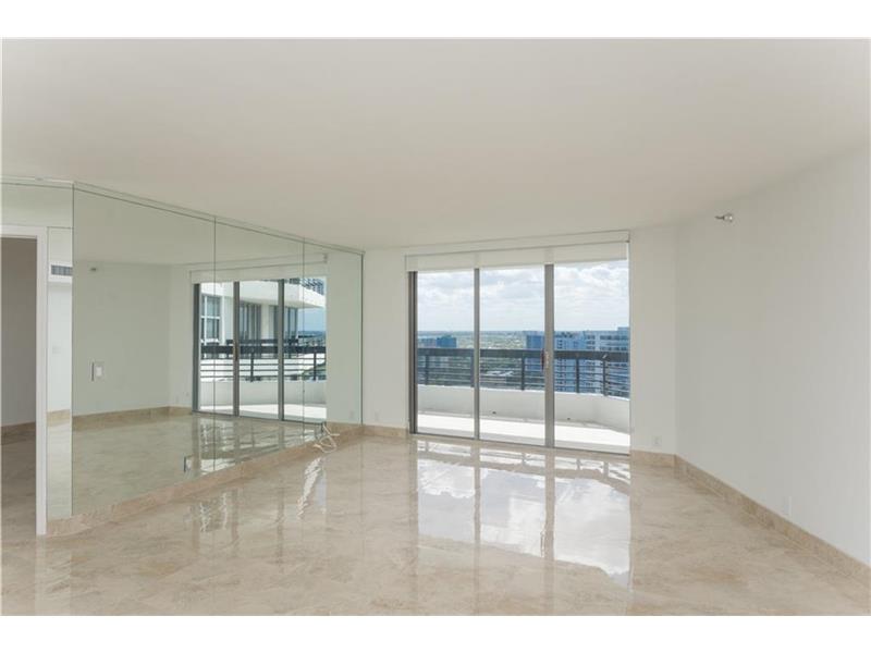 3500Mystic Pointe Dr, Aventura, FL 33180