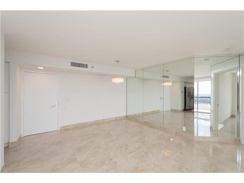 3500Mystic Pointe Dr, Aventura, FL 33180