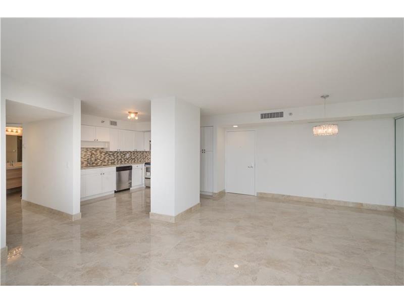 3500Mystic Pointe Dr, Aventura, FL 33180