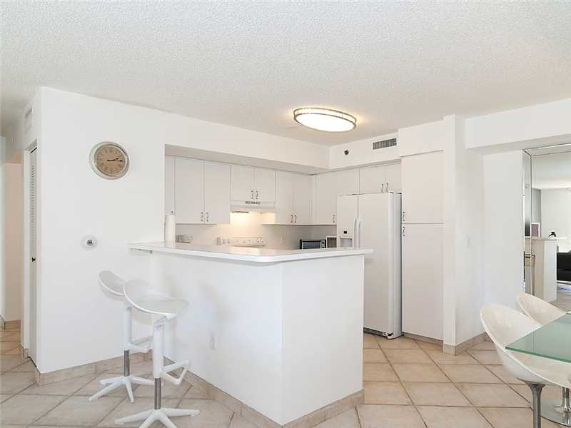19555 East Country Club Dr, Aventura, FL 33180
