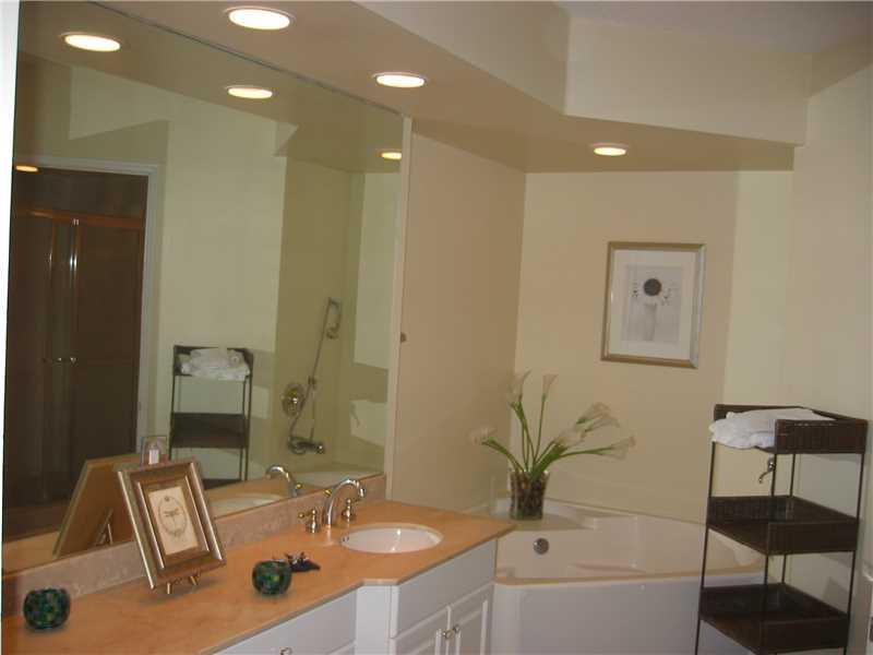 3370HIDDEN BAY DR, Aventura, FL 33180