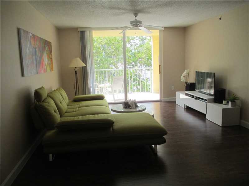 19901 East Country Club Dr, Aventura, FL 33180