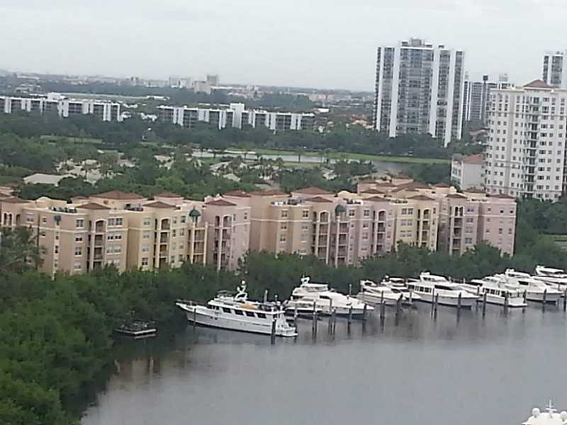19555 East COUNTRY CLUB DR, Aventura, FL 33180