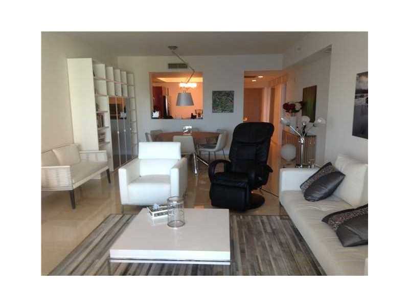 3330 Northeast 190th St, Aventura, FL 33180